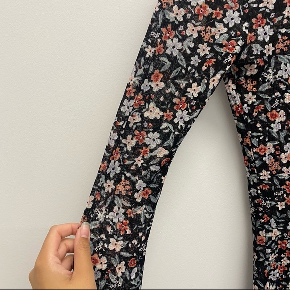 DYNAMITE FLORAL HIGH NECK LONG SLEEVE TOP / FALL / SIZE XS - Picture 4 of 6